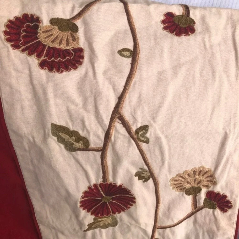 Beige‎ floral embroidered lined Table runner World Market tasseled 70